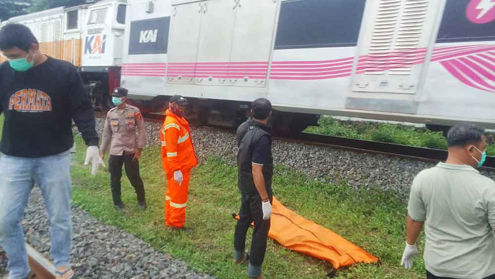 Warga Lampung Tertabrak Kereta Api di Kanci Kulon Cirebon, Polisi Dalami Motif Korban Berada di Jalur Perlintasan