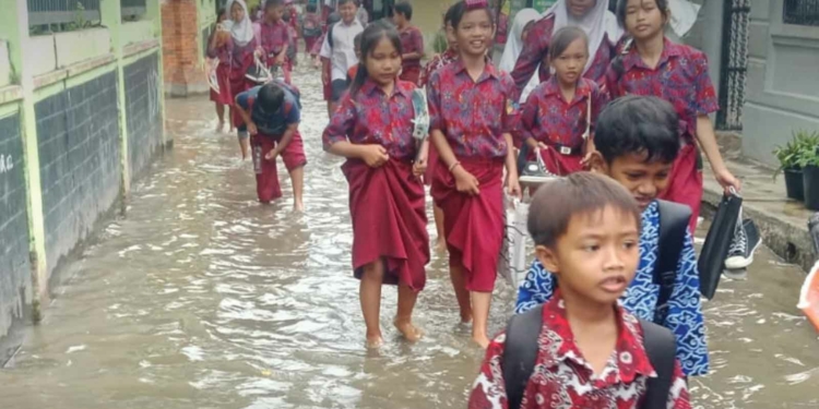 Empat RW di Kota Cirebon Tergenang Banjir Rob