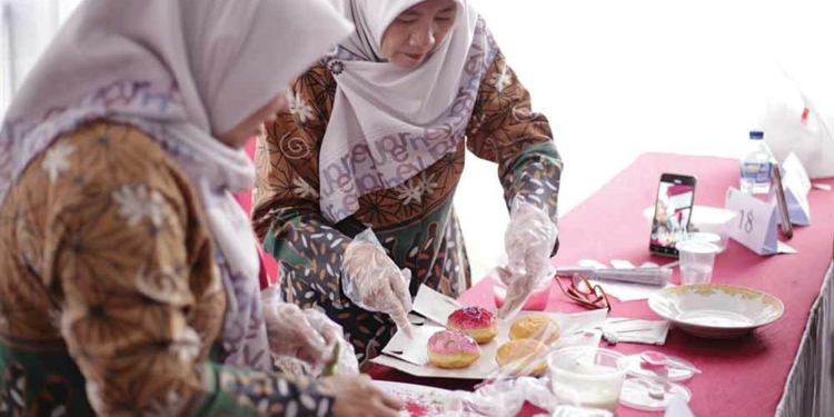 Bukan hanya Jadi Motif Kain, Batik Cirebon Kini Percantik Tampilan Donat