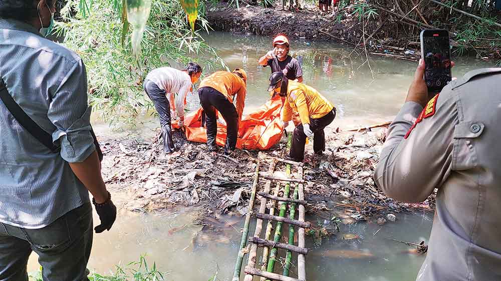 Terdesak Cicilan Motor, SD Todong Karyawan Minimarket di Sumber Cirebon