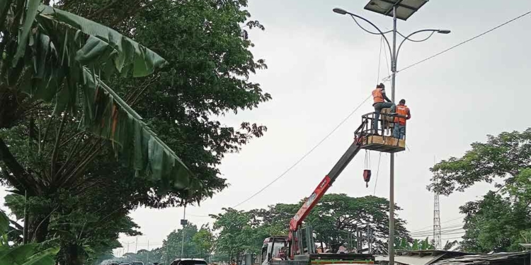 Jelang Libur Nataru, PJU Pantura Cirebon Diperbaiki