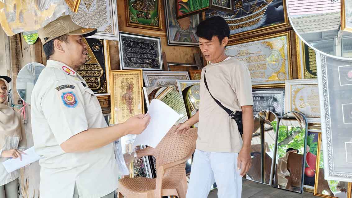 PKL Sukalila Cirebon Surat Teguran Tiga, Senin Dibongkar Paksa, Diberi Waktu 3 Hari Bongkar Mandiri