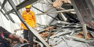 Atap Gedung Disnaker Kota Cirebon Ambruk