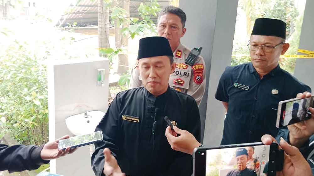 Atap SMAN 1 Susukan Cirebon Roboh, Kepsek Bantah Guru Meninggal