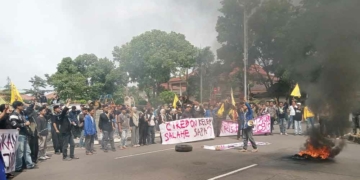 Demo, Pemkab Cirebon Dinilai Gagal Memitigasi Bencana, Singgung RTH, Massa PMII Tuntut Langkah Konkret Penanganan