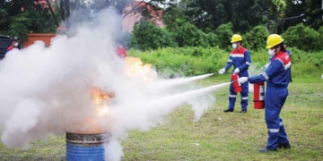 Disdamkarmat Kabupaten Cirebon Perkuat Pencegahan Kebakaran di Industri Berisiko Tinggi