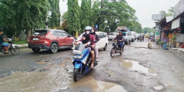 Jalan Rusak di Cirebon, Kanci-Sindanglaut Penuh Lubang