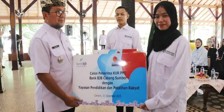 Komitmen Entaskan Kemiskinan, Pemkab Cirebon Fasilitasi KUR untuk CPMI