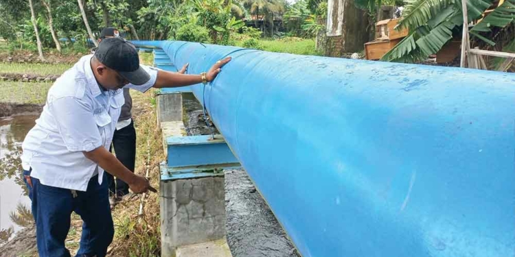 Ancam Copot Pipa Perumda Tirta Kamuning, Kuwu Cikalahang Nilai PDAM Abaikan Hak Masyarakat Desanya