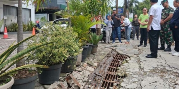Trotoar Rusak gegara Jadi Tempat Parkir, Wali Kota Cirebon Tegur Keras Pemilik Usaha
