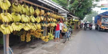 Bangunan Liar di Sempadan Sungai Plumbon Cirebon Disorot