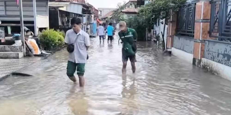 Sungai Singaraja Cirebon Meluap, Ratusan Rumah Terendam Banjir