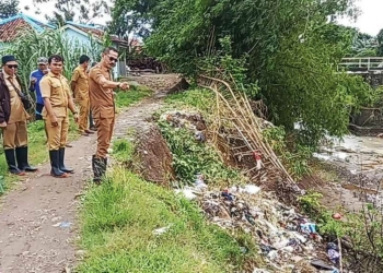 Erosi Tebing Sungai Cikanci Buntet Cirebon makin Parah