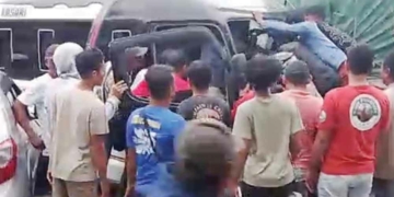 Kecelakaan di Cirebon, Gandengan Truk Terlepas, Pengguna Jalan Panik,  Tiga Kendaraan Jadi Korban