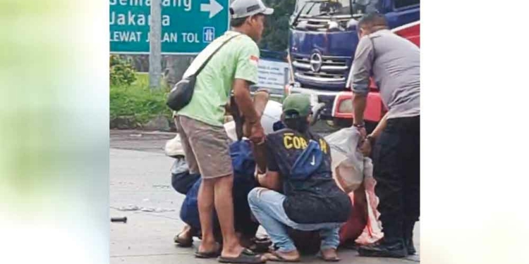 Kecelakaan di Cirebon, Terobos Lampu Merah, Pemotor Meregang Nyawa