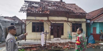 Hasil Pendataan, Ratusan Bangunan di Cirebon Rusak Diterjang Angin Puting Beliung