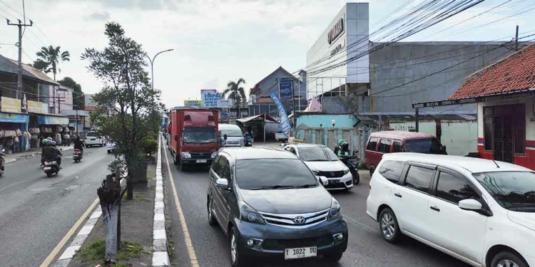 Puncak Arus Balik, Tol Lancar Pantura Merayap, Skema One Way Repotkan Warga Lokal