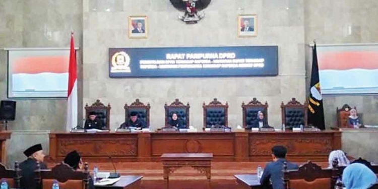 DPRD Kabupaten Cirebon Sahkan Tiga Raperda