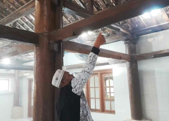 Saksi Sejarah Perkembangan Islam di Cirebon, Usia Masjid Gamel Terungkap Berkat Ukiran Rikasara