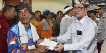 Tidak Beroperasi Selama Arus Mudik, Ratusan Tukang Becak di Cirebon Terima Kompensasi Rp 1,4 Juta