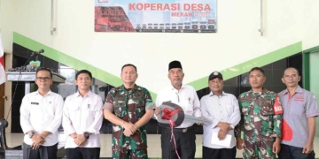 17 KDKMP di Kabupaten Cirebon Terima Kendaraan Operasional Truck Isuzu