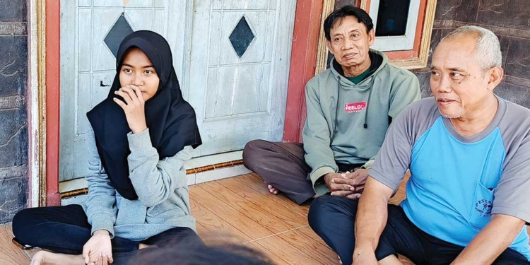 Ayunda, Anak Yatim Piatu Di Cirebon Hidup Sederhana, Tetap Semangat Sekolah, Tahun Ini Terima Pip