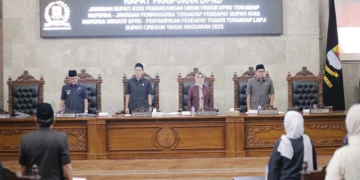 Bupati Cirebon Beri Jawaban Pandangan Fraksi terhadap 3 Raperda