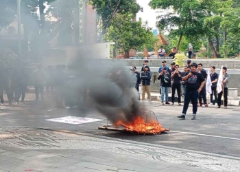 Mahasiswa Soroti Apbd Kabupaten Cirebon 2026 Dan Kerusakan Jalan