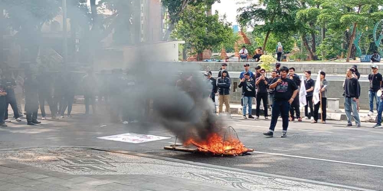 Mahasiswa Soroti Apbd Kabupaten Cirebon 2026 Dan Kerusakan Jalan