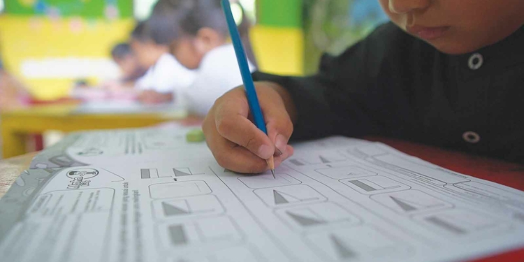 Disdik Kabupaten Cirebon Diminta Pertimbangan Kembali Lima Hari Belajar