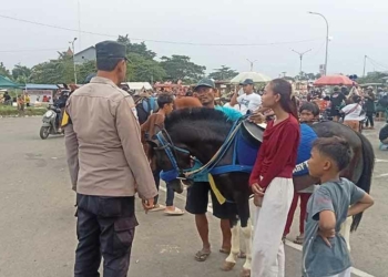 Satpol PP Minta PKL Dukung Penataan Kawasan Sentra Batik Trusmi Cirebon Jadi Malioboronya Jabar