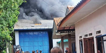 Gudang Instalasi PDAM Tirta Jati Kabupaten Cirebon dan Rumah Warga Terbakar