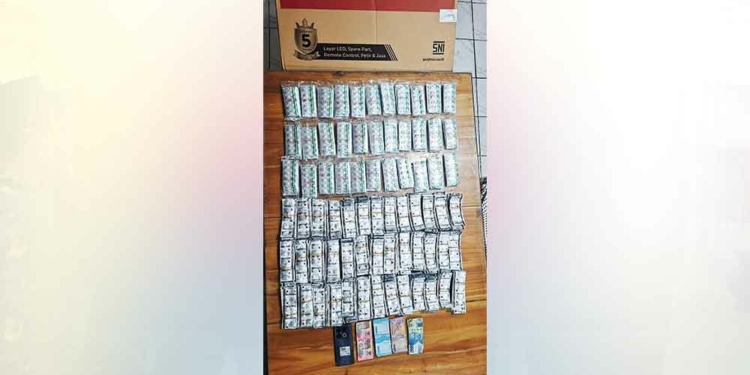 Digerebek di Rumah Kontrakan di Cirebon Tanpa Perlawanan, Ribuan Butir Obat Ilegal Disembunyikan di Kardus TV