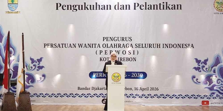 Siti Farida Resmi Pimpin Perwosi Kota Cirebon