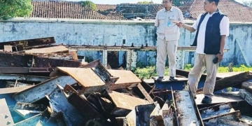 Sedih Tinjau Potongan Rel Kereta Api Kuno Di Cirebon