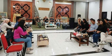 Bongkar Rel Kereta Api Kuno Zaman Kolonial Belanda di Cirebon, PT KAI Minta Maaf, Akui Kurang Teliti