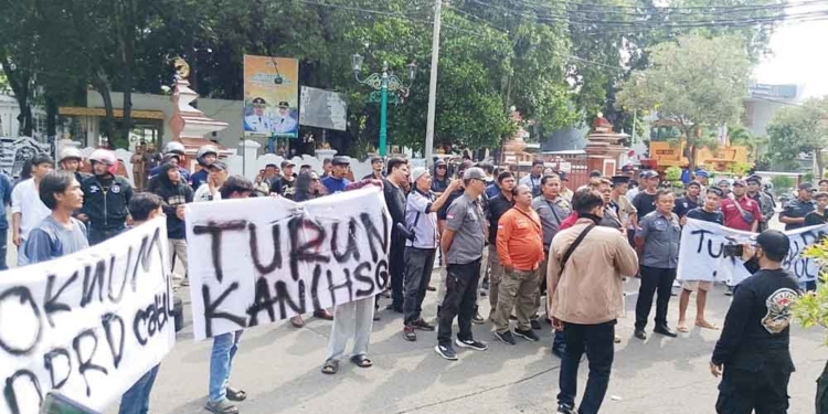 Mandor Se-Kabupaten Cirebon Desak Pencopotan Hsg, Oknum Pimpinan Dprd Kota Cirebon Yang Tersandung Skandal Perselingkuhan