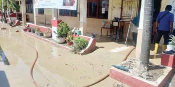 Banjir Di Cirebon, Lokasi Uas Kelas 6 Dipindah, Tinggalkan Lumpur Tebal Di Sdn 1 Pangenan