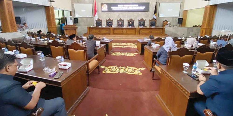 DPRD Kabupaten Cirebon Tetapkan Tiga Perda 7 Dprd Kabupaten Cirebon Tetapkan Tiga Perda