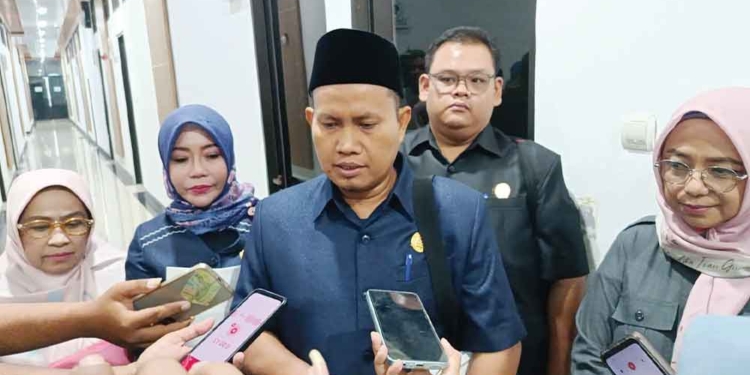 Besok, BK DPRD Kota Cirebon Periksa Saksi HSG Soal Dugaan Perselingkuhan dengan Istri Kuwu Kedungjaya 6 Besok, Bk Dprd Kota Cirebon Periksa Saksi Hsg Soal Dugaan Perselingkuhan Dengan Istri Kuwu Kedungjaya