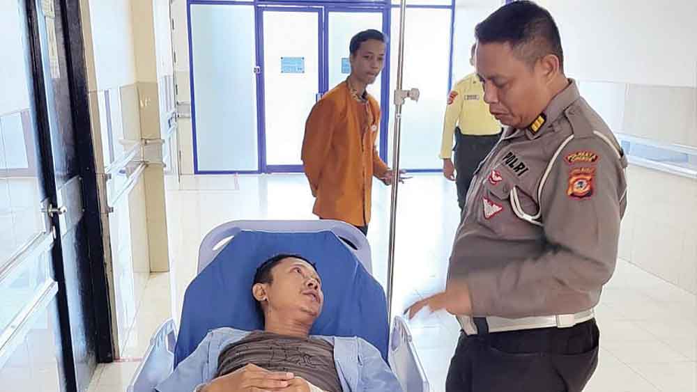 Kecelakaan di Cirebon, Dump Truck Oleng Tabrak Tiga Motor 1 Kecelakaan Di Cirebon, Dump Truck Oleng Tabrak Tiga Motor