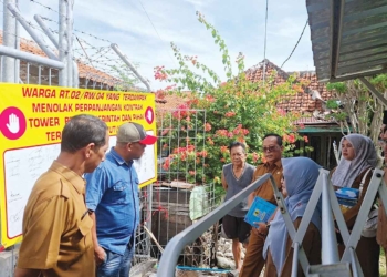 DPMPTSP Kota Cirebon Tinjau Menara BTS di Pancuran yang Ditolak Warga 1 Dpmptsp Kota Cirebon Tinjau Menara Bts Di Pancuran Yang Ditolak Warga