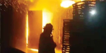 Pabrik Briket Di Cirebon Terbakar Hebat