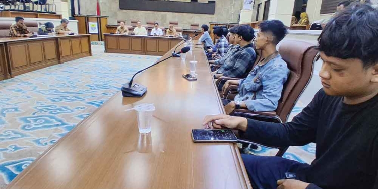 Kawal Kasus Perselingkuhan Oknum Anggota Dprd Kota Cirebon, Mahasiswa Desak Bk Transparan