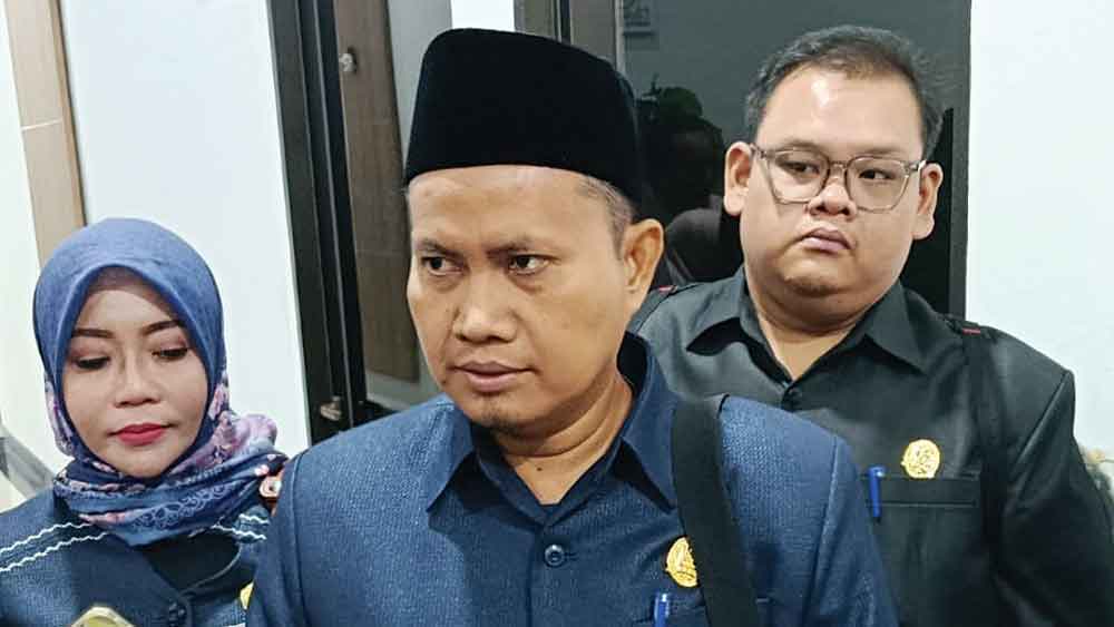 Skandal Perselingkuhan Wakil Ketua DPRD Kota Cirebon, Fatimah Beri Kesaksian di Sidang BK 1 Skandal Perselingkuhan Wakil Ketua Dprd Kota Cirebon, Fatimah Beri Kesaksian Di Sidang Bk