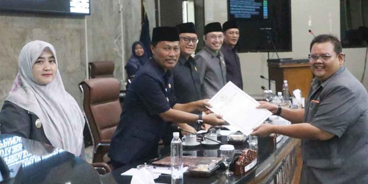 Apbd Kota Cirebon Ta 2025 Defisit, Fraksi Soroti Ketergantungan Dana Transfer Dan Lemahnya Pad