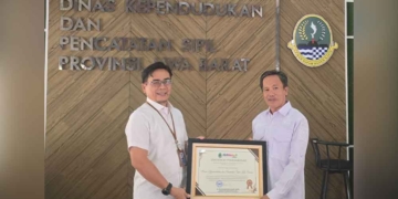 Disdukcapil Kabupaten Cirebon Raih Penghargaan 7 Disdukcapil Kabupaten Cirebon Raih Penghargaan