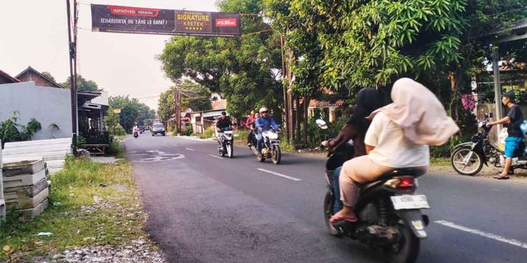 Perda Ktr Berlaku, Dprd Kabupaten Cirebon Minta Iklan Rokok Diperketat