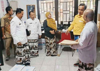 Komisi I DPRD Kota Cirebon Pastikan Layanan Disdukcapil Gratis 5 Komisi I Dprd Kota Cirebon Pastikan Layanan Disdukcapil Gratis