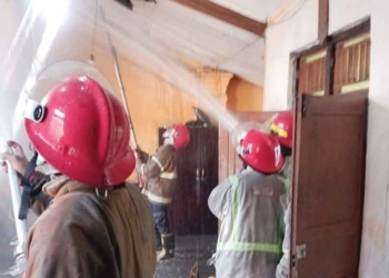Rumah Warga Trusmi Wetan Cirebon Terbakar 1 Rumah Warga Trusmi Wetan Cirebon Terbakar